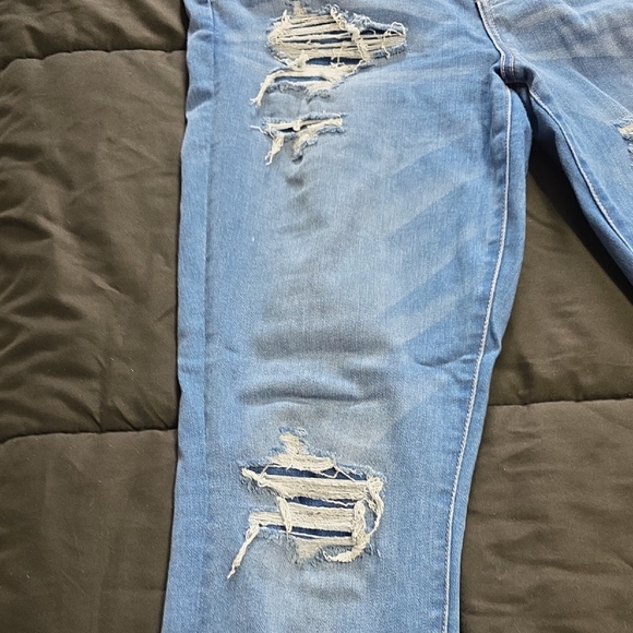 American Eagle Outfitters Women's Blue Distressed Jeans - Picture 4 of 10